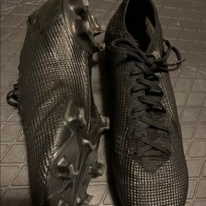 Vapor 13 mercurial all black
